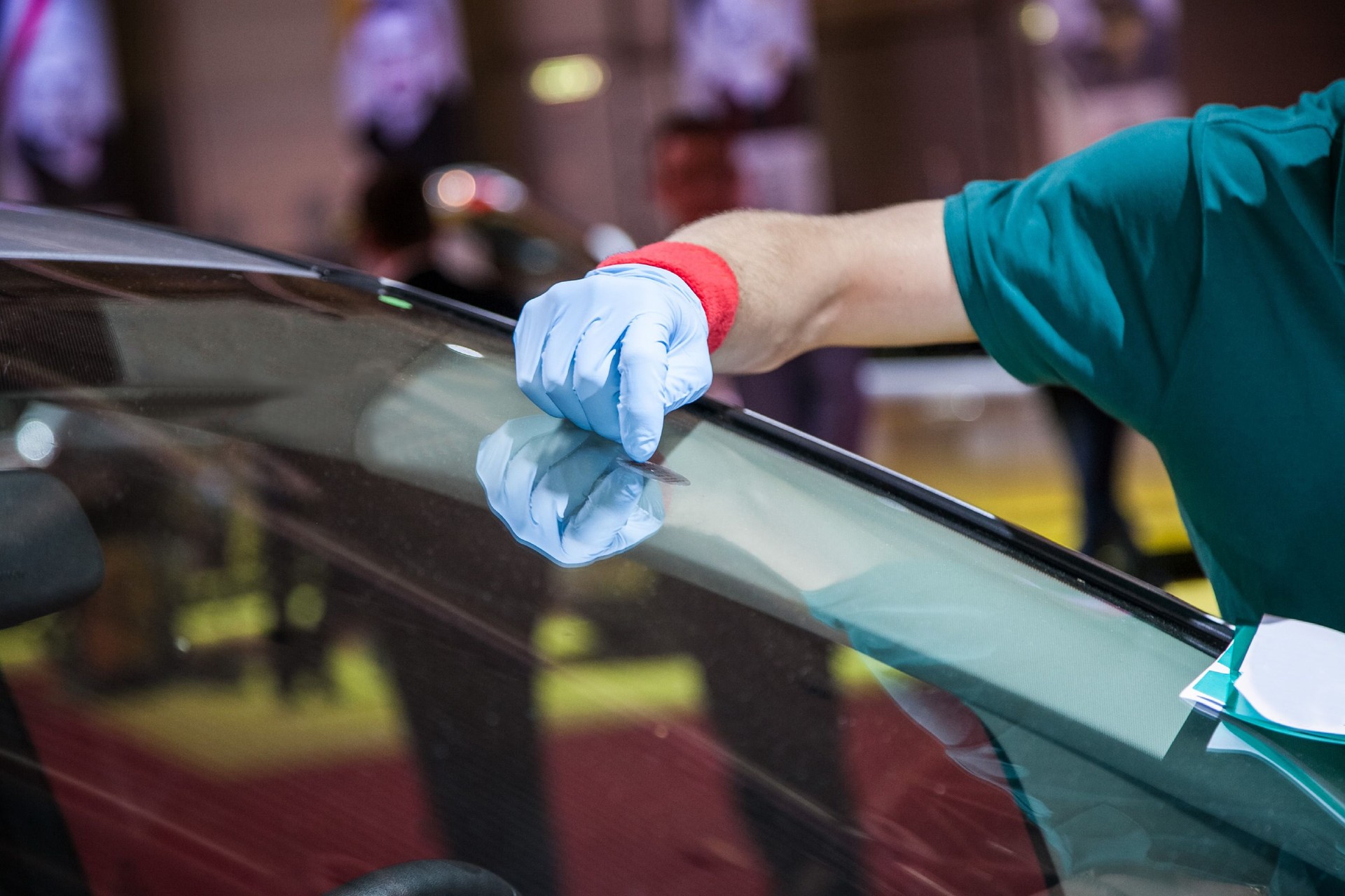 repair car windshield